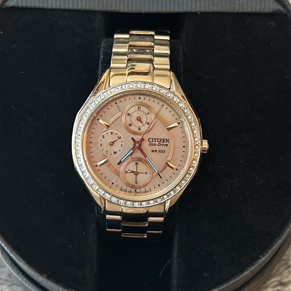 Citizen Eco-Drive 8637 Gold-tone Watch - Picture 16 of 17